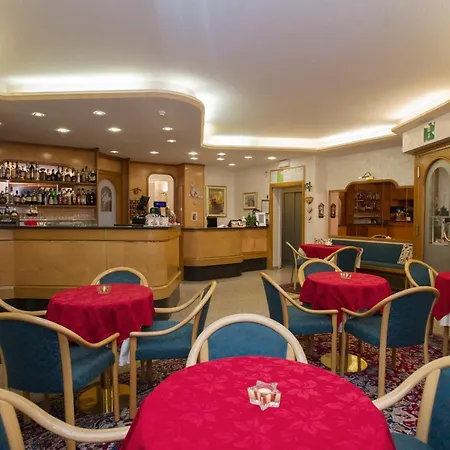 Silene Parking And Garage 3*