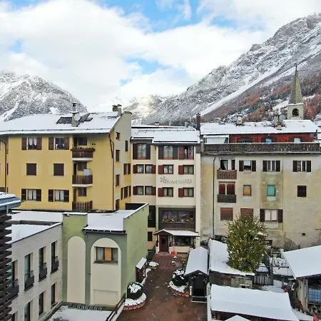 Silene Parking And Garage Hotel
